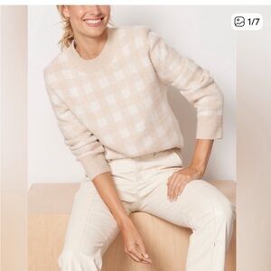 Evereve Women’s Medium Collette Strong Shoulder Beige and Cream Sweater